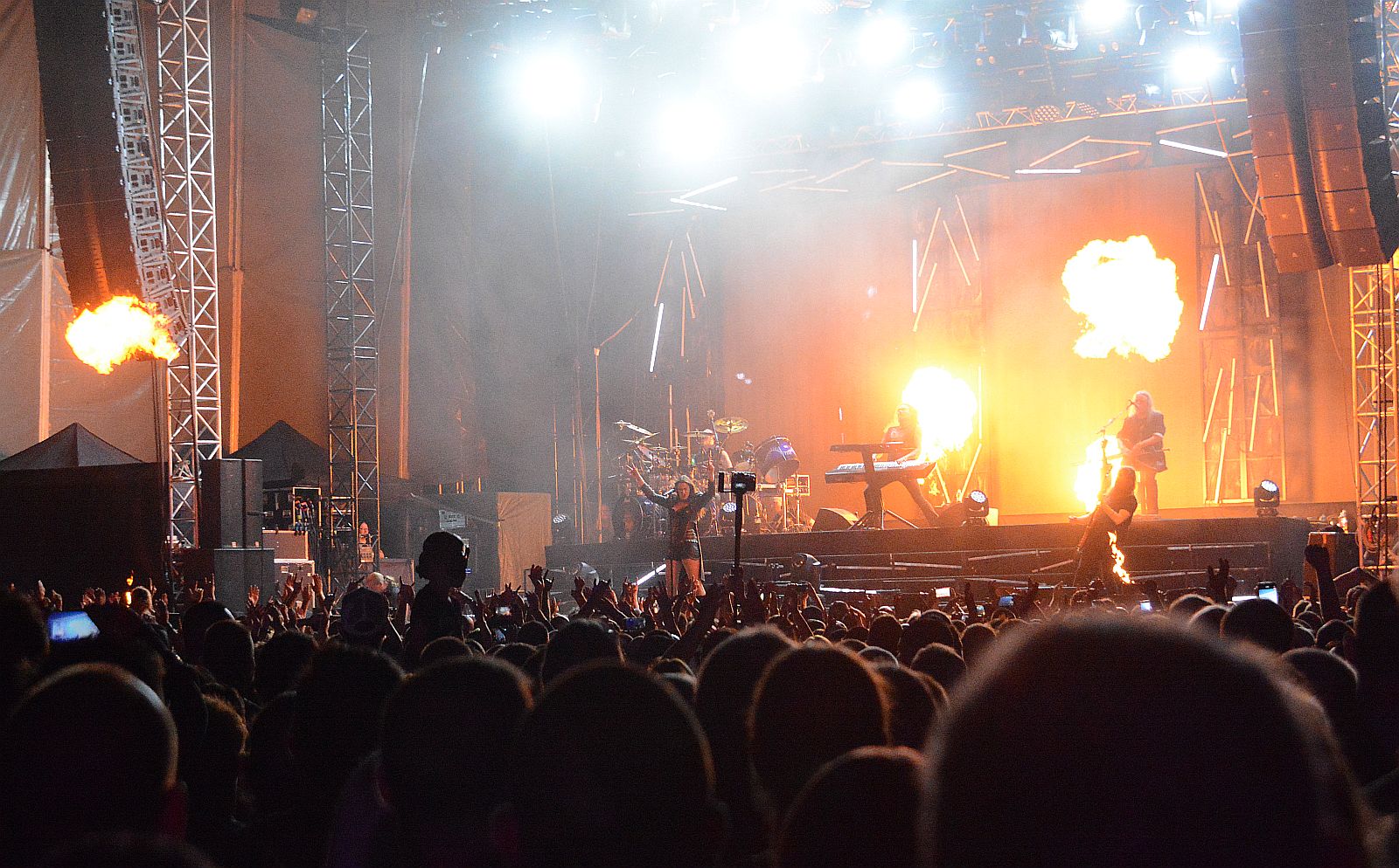 Képeken a 25. FEZEN utolsó estéje (Road, Nightwish, Vad Fruttik)